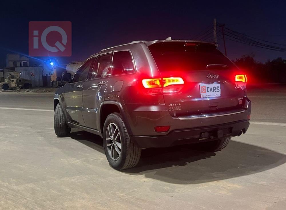 جیپ گراند شیرۆکی